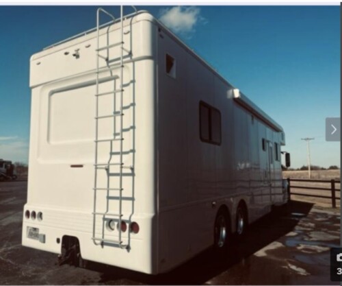 2007 Volvo/Showhauler Dual Slide Coach D-12 4654HP, Automatic, 115k Miles, Loaded, Available Tdoay - Image 3
