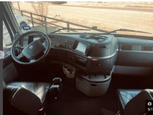 2007 Volvo/Showhauler Dual Slide Coach D-12 4654HP, Automatic, 115k Miles, Loaded, Available Tdoay - Image 10
