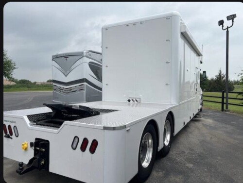 NEW JUST ARRICED, AVAILABLE TODAY !!! 2025 NRC 18' Slide Out Cascadia BunkToter - Image 9