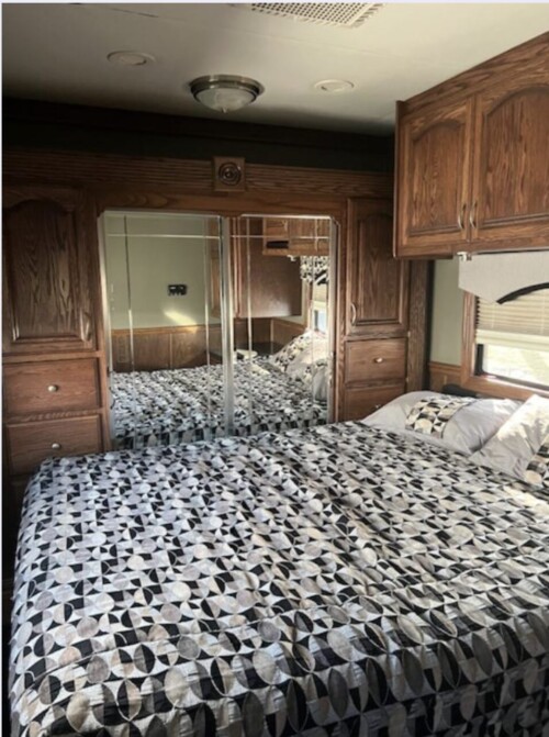 2009 Renegade Dual Slide Cascadia Coach, 105K Miles,Lots of Sleeping, Side Isle Mid Bath Floor Plan, Loaded, Available Today - Image 23