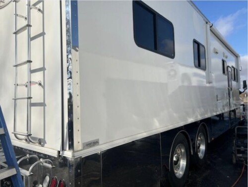 2009 Renegade Dual Slide Cascadia Coach, 105K Miles,Lots of Sleeping, Side Isle Mid Bath Floor Plan, Loaded, Available Today - Image 5