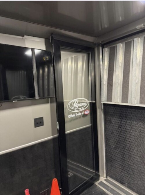 2019 Pegasus 40' Gooseneck, Generator, (2) A/C Units, (2) Power Awnings, (2) Fold Down Sleeper/Sofas, Immaculate - Image 10