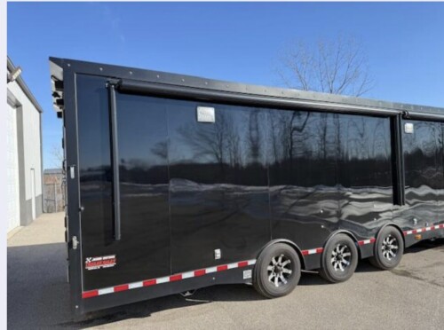 2019 Pegasus 40' Gooseneck, Generator, (2) A/C Units, (2) Power Awnings, (2) Fold Down Sleeper/Sofas, Immaculate - Image 3