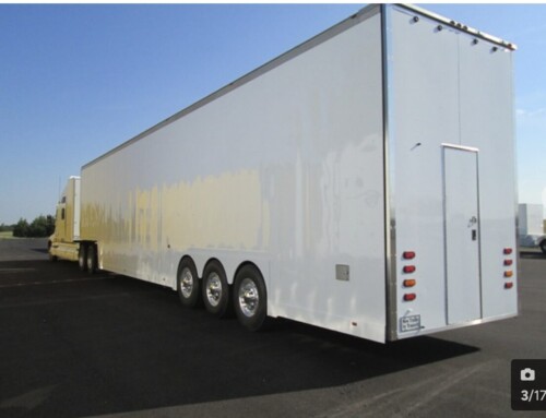 1998 KW T-2000 550HP CAT, 18 Speed, Gold Rush Aluminum 3 Car Transporter W/Living Quarters, Available Today - Image 3