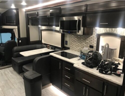2021 Bath and 1/2 Quad Slide Renegade Cascadia, 24K Miles, Loaded, Immaculate - Image 10