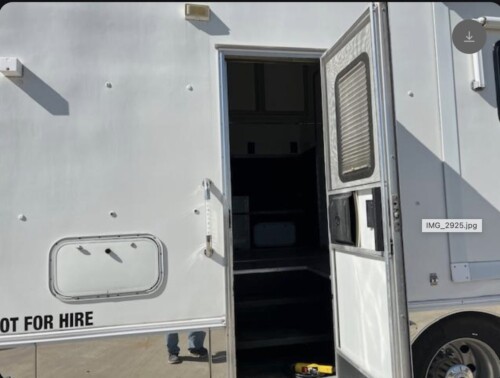 2008 Renegade Columbia Dual Slide Garage Unit, 153k Miles, 450MBZ, Automatic, 9' Garage With Lift Gate - Image 30