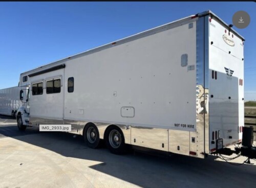 2008 Renegade Columbia Dual Slide Garage Unit, 153k Miles, 450MBZ, Automatic, 9' Garage With Lift Gate - Image 5