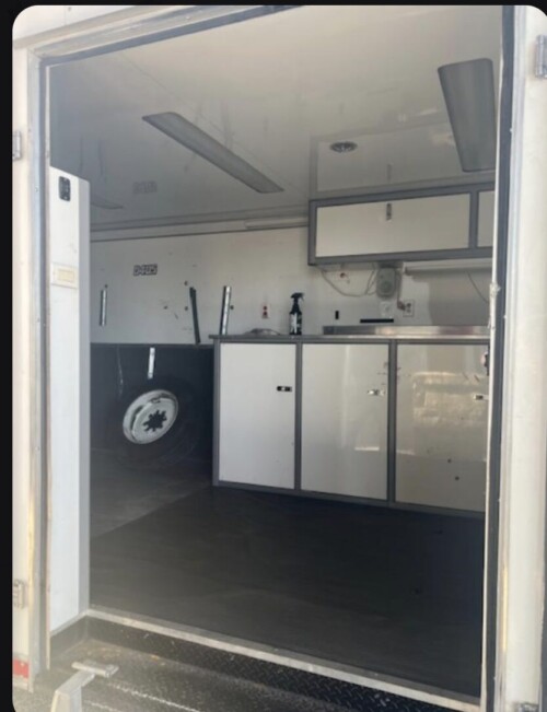 2005 Classic 36' Interior Lift Stacker Tag, 17.5 Wheels & Tires, Awnings, Available Today - Image 11