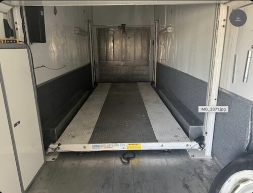 2005 Classic 36' Interior Lift Stacker Tag, 17.5 Wheels & Tires, Awnings, Available Today - Image 12