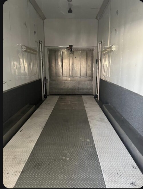 2005 Classic 36' Interior Lift Stacker Tag, 17.5 Wheels & Tires, Awnings, Available Today - Image 13