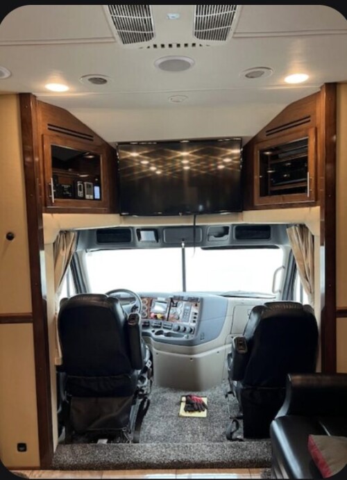 2018 Renegade Classic Cascadia Quad Slide Model 3400AM, 38K Miles, Cummins 600HP, Allison Automatic, Available Today - Image 32