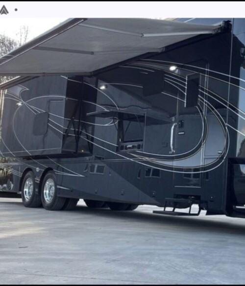 2016 Cascadia Triple Slide Showhauler Bunk Coach, 2 Bathrooms, Loaded, Available Today - Image 4