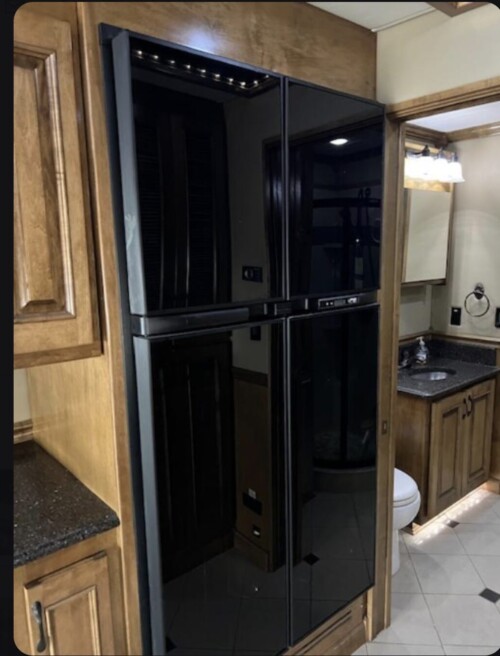 2013 Renegade 5 Slide rear Bunk Bed Model 3600MX, 600HP Cummins, 66K Miles - Image 18