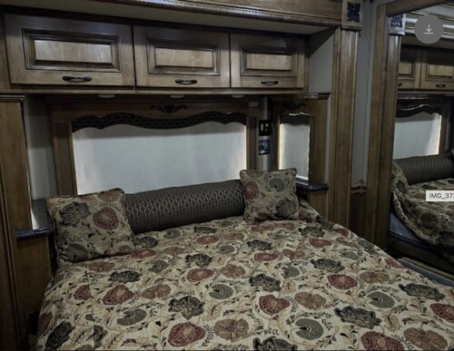 2013 Renegade 5 Slide rear Bunk Bed Model 3600MX, 600HP Cummins, 66K Miles - Image 20