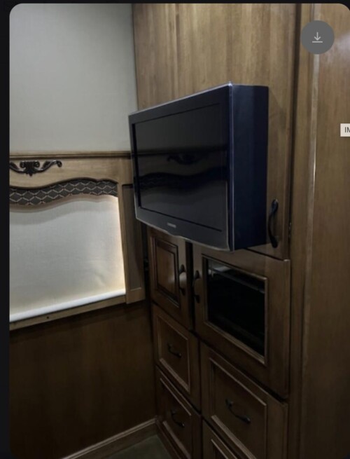 2013 Renegade 5 Slide rear Bunk Bed Model 3600MX, 600HP Cummins, 66K Miles - Image 24