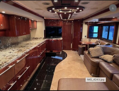 2010 Custom 7 Slide Living Quarters, 2 Bedroom/Bathrooms, Big Salon, Awesome Unit - Image 10