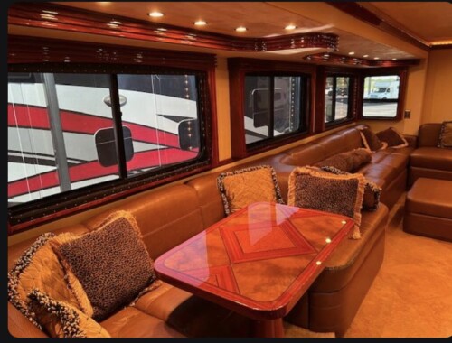 2010 Custom 7 Slide Living Quarters, 2 Bedroom/Bathrooms, Big Salon, Awesome Unit - Image 17
