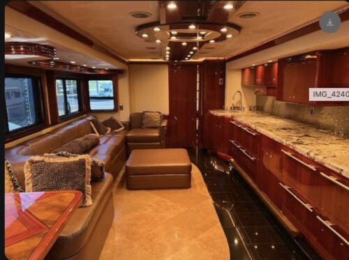 2010 Custom 7 Slide Living Quarters, 2 Bedroom/Bathrooms, Big Salon, Awesome Unit - Image 18