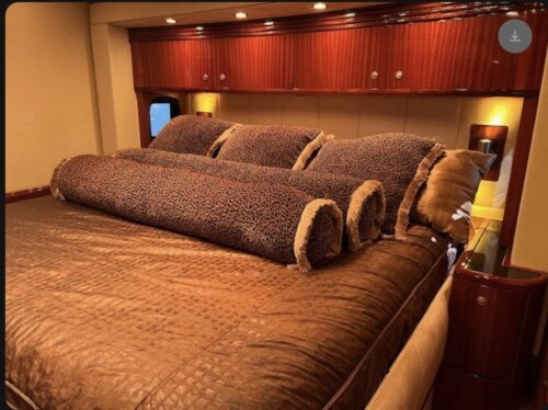 2010 Custom 7 Slide Living Quarters, 2 Bedroom/Bathrooms, Big Salon, Awesome Unit - Image 23
