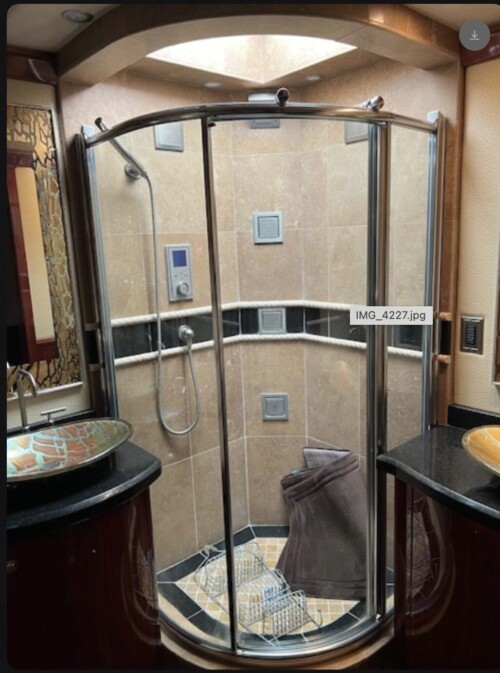 2010 Custom 7 Slide Living Quarters, 2 Bedroom/Bathrooms, Big Salon, Awesome Unit - Image 29