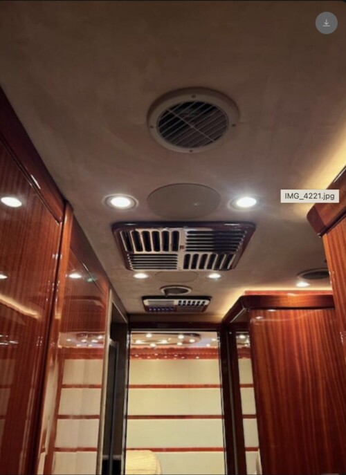 2010 Custom 7 Slide Living Quarters, 2 Bedroom/Bathrooms, Big Salon, Awesome Unit - Image 35
