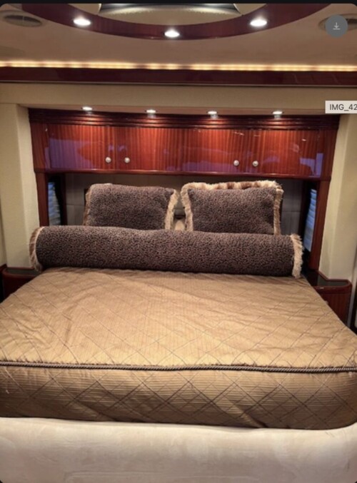 2010 Custom 7 Slide Living Quarters, 2 Bedroom/Bathrooms, Big Salon, Awesome Unit - Image 40