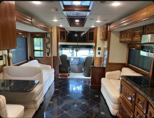 2014 IKON Model 3400RMC Bath and 1/2 Cascadia Quad Slide, 66K Miles - Image 5