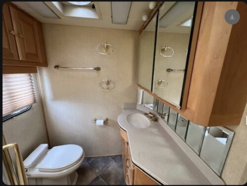 2003 Monaco Safari Model M-37, Triple Slide. C-12 500HP Cat - Image 26