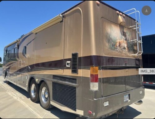 2003 Monaco Safari Model M-37, Triple Slide. C-12 500HP Cat - Image 3