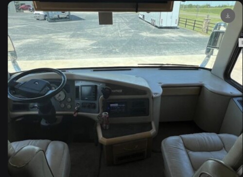 2003 Monaco Safari Model M-37, Triple Slide. C-12 500HP Cat - Image 8