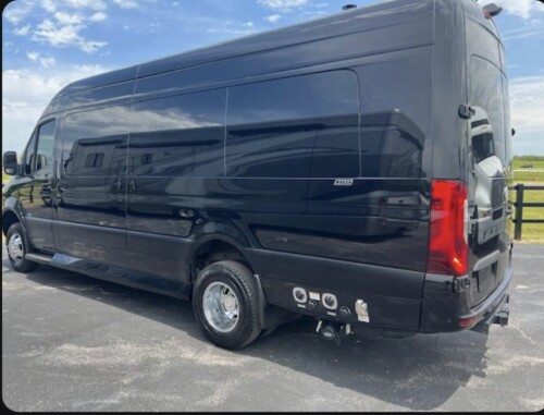 2021 Mercedes Luxe Midwest Automotive Designs Van D-6, 18K Miles, Pristine - Image 2