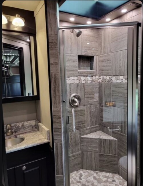 2025 NRC Quad Slide 2 Bath Cascadia, Loaded and Available Today - Image 11
