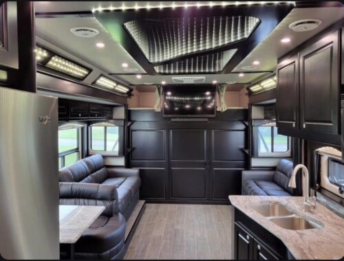 2025 NRC Quad Slide 2 Bath Cascadia, Loaded and Available Today - Image 6