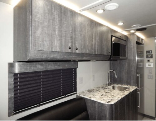 2024 T&E 53' Transporter, Bathroom W/Shower, Hydraulic Tilt Lift Gate, Pristine - Image 22