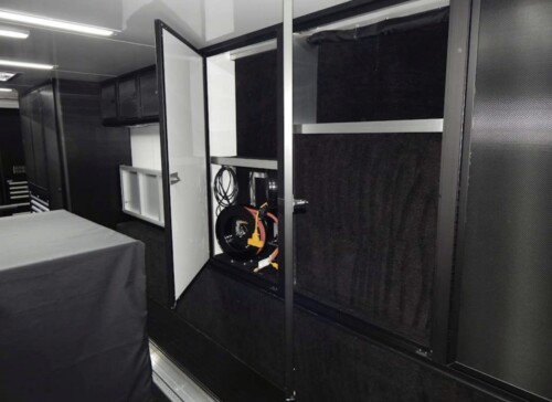 2024 T&E 53' Transporter, Bathroom W/Shower, Hydraulic Tilt Lift Gate, Pristine - Image 20