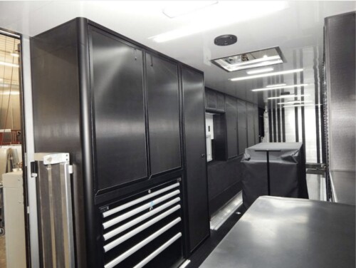 2024 T&E 53' Transporter, Bathroom W/Shower, Hydraulic Tilt Lift Gate, Pristine - Image 25