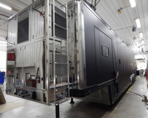2024 T&E 53' Transporter, Bathroom W/Shower, Hydraulic Tilt Lift Gate, Pristine - Image 4