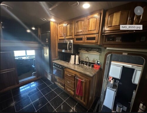 2015 Haulmark Dual Slide Volvo Coach With reart Salon/Garage Space. Immaculate - Image 4