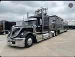 2010 Custom 7 Slide Living Quarters, 2 Bedroom/Bathrooms, Big Salon, Awesome Unit
