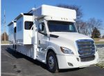 2025 NRC Quad Slide Cascadia Entertainer Bath 1/2 Floor Plan, 600HP, Pristine - Image 3