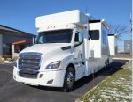 2025 NRC Quad Slide Cascadia Entertainer Bath 1/2 Floor Plan, 600HP, Pristine - Image 5