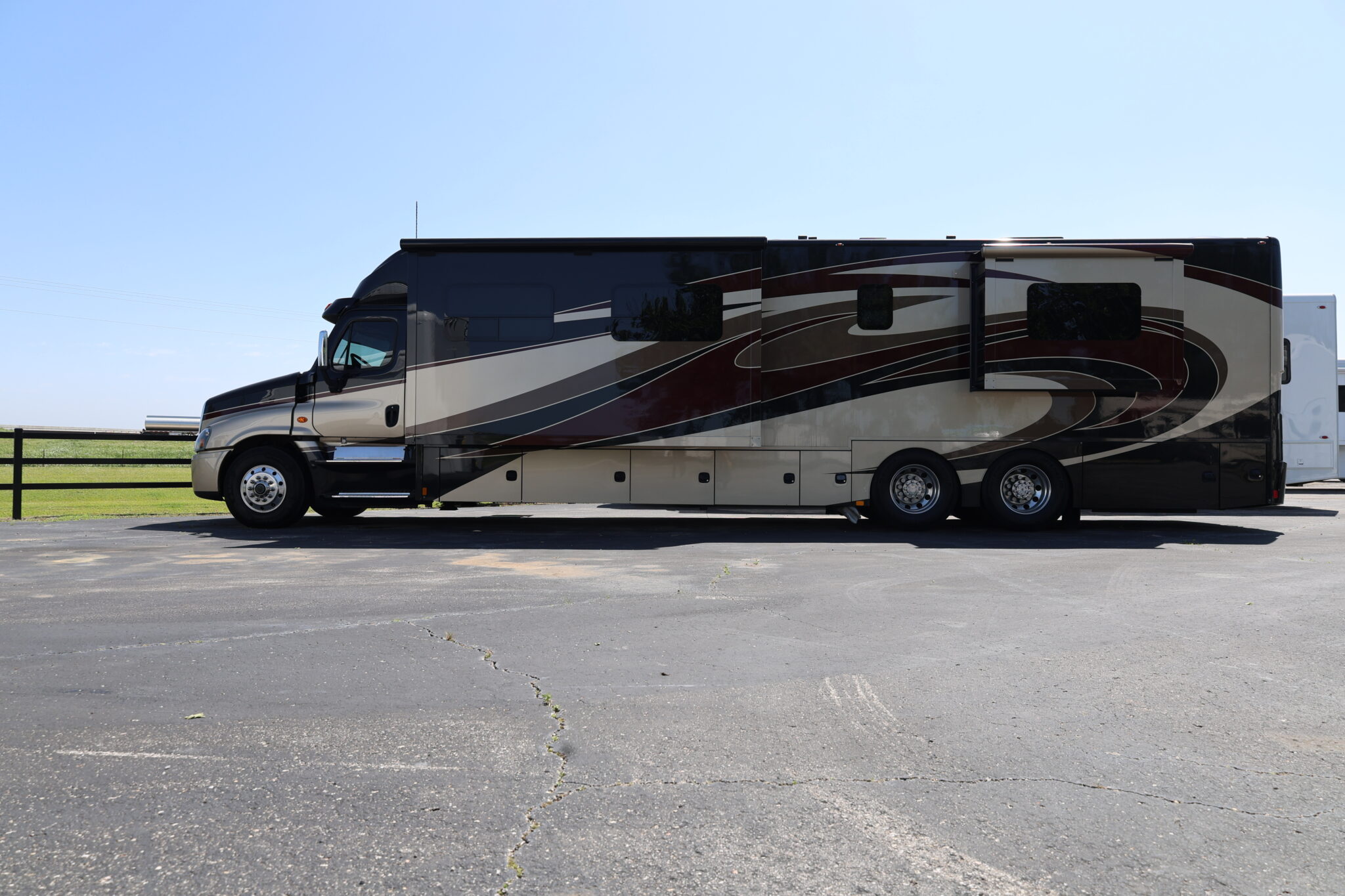 IMG_1285 2016 XL Triple Slide Bunk 2 Bath Cascadia, 525 Cummins, Automatic, 107K Miles - Image 1
