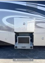 2008 Silver Crown Dual Slide 70K Miles, 515 Detroit, Automatic, Loaded, Available Today - Image 5