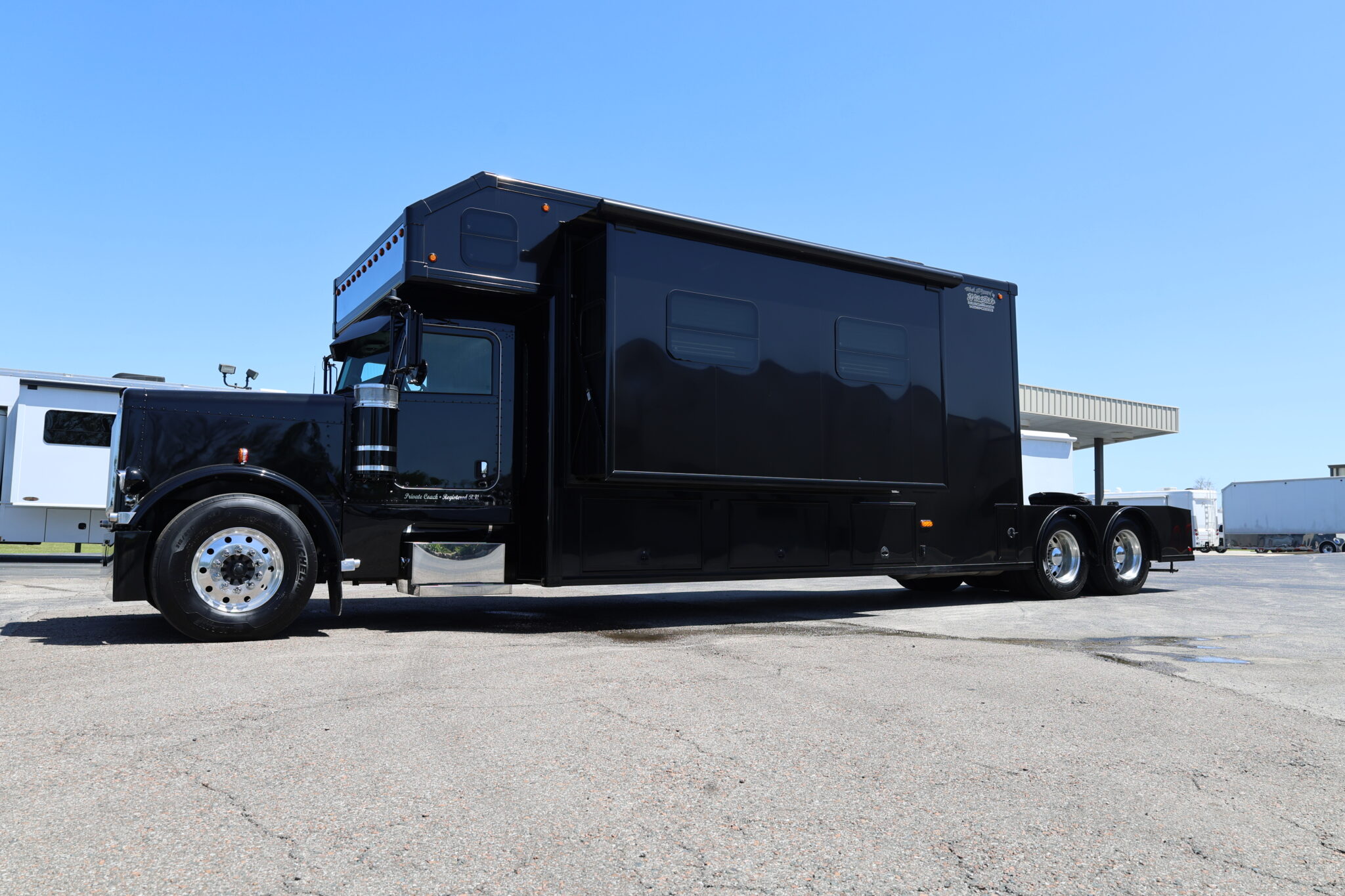 IMG_1571 2018 Wild Side 379 Peterbilt Dual Slide Toterhome, C-13 Cat, 18 Speed Auto Shift - Image 1