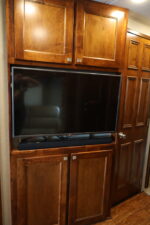 2017 Verona Dual Side bath 1/2 Coach, 28K Miles, Loaded, Available Today - Image 29