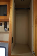 2017 Dual Slide NRC Cascadia, Loaded, 197K Miles, Lots of Sleeping, Immaculate - Image 16
