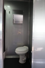 2024 Forest River 44' Living Quarters Gooseneck, Bathroom W/Shower, Toilet, Pristine - Image 19