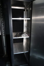 2024 United 32' Stacker Tag, power Awnings, 17.5 Wheels & Tires, Immaculate - Image 10