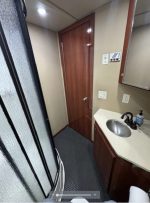 KW & 2013 T&E 44' Tilt Lift Gate Transporter, Bathroom W/Shower, Lounge, Pristine Rig - Image 18