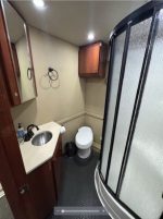 KW & 2013 T&E 44' Tilt Lift Gate Transporter, Bathroom W/Shower, Lounge, Pristine Rig - Image 20